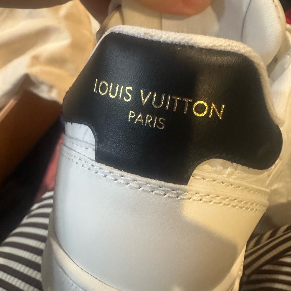Louis Vuitton Monochrome Men's Sneakers - Picture 6 of 8